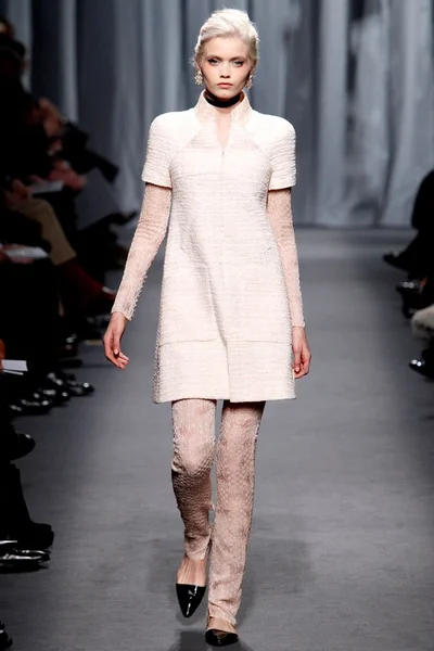 Look 19